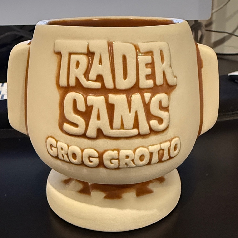 Disney Trader Sam’s HippopotoMai-Tai Tiki Mug Grog Grotto New No Box
